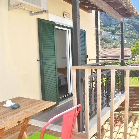 Holiday Studio Apartments Yannis On Agios Gordios Beach In Corfu Екстер'єр фото